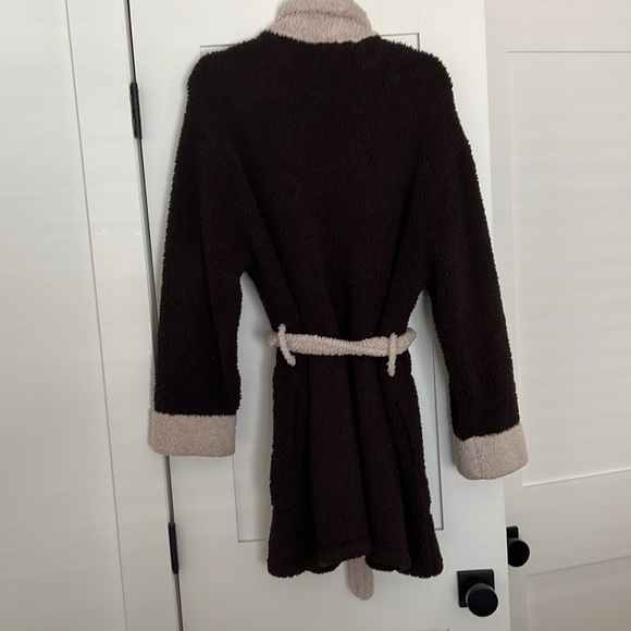 Barefoot dreams robe. Soft and cozy! Size one. - Picture 2 of 3